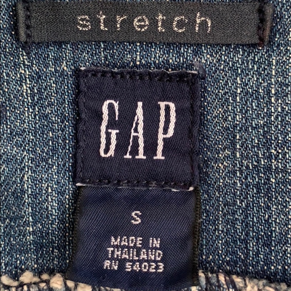 GAP Cropped Cut Off Jean Jacket - Picture 2 of 7